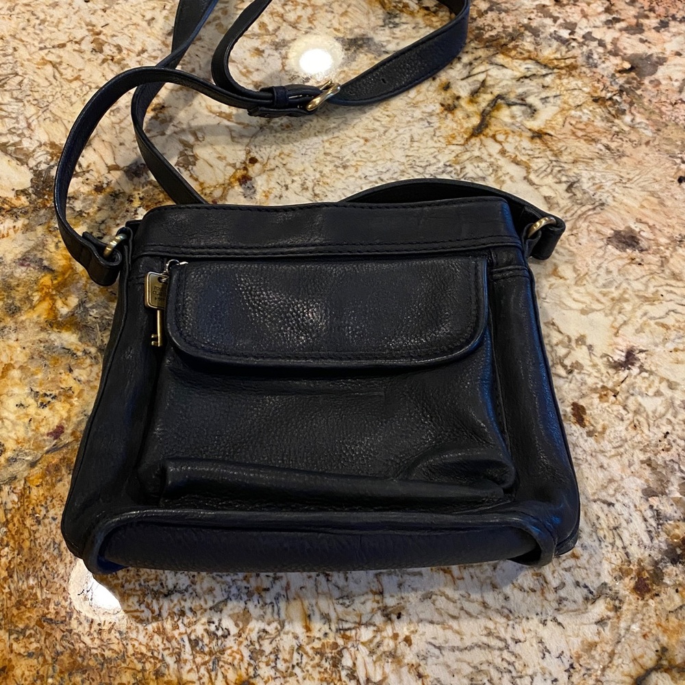 Elegant Fossil  Black Leather Shoulder Bag EUC